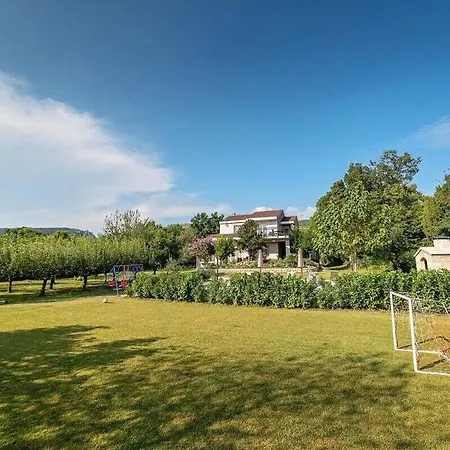 Flower Garden With Pool Vila